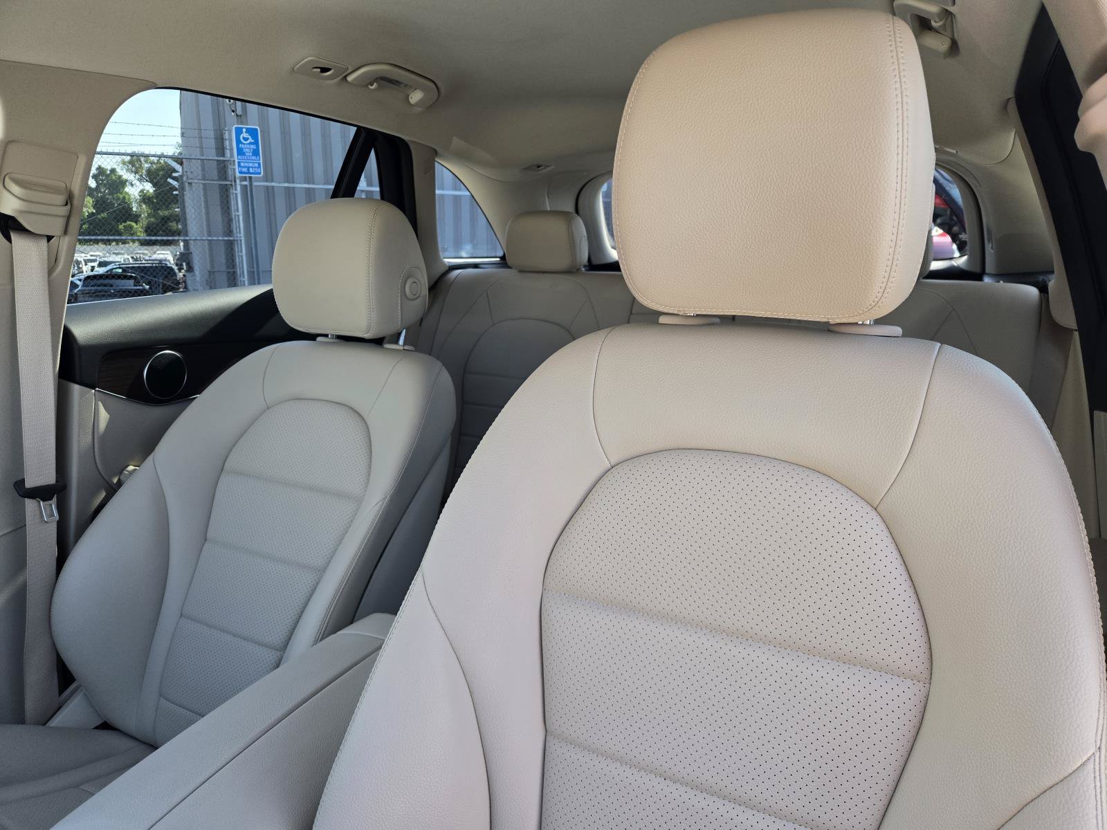 Used 2022 Mercedes-Benz GLC 300 w/ Premium Package Lite image 20