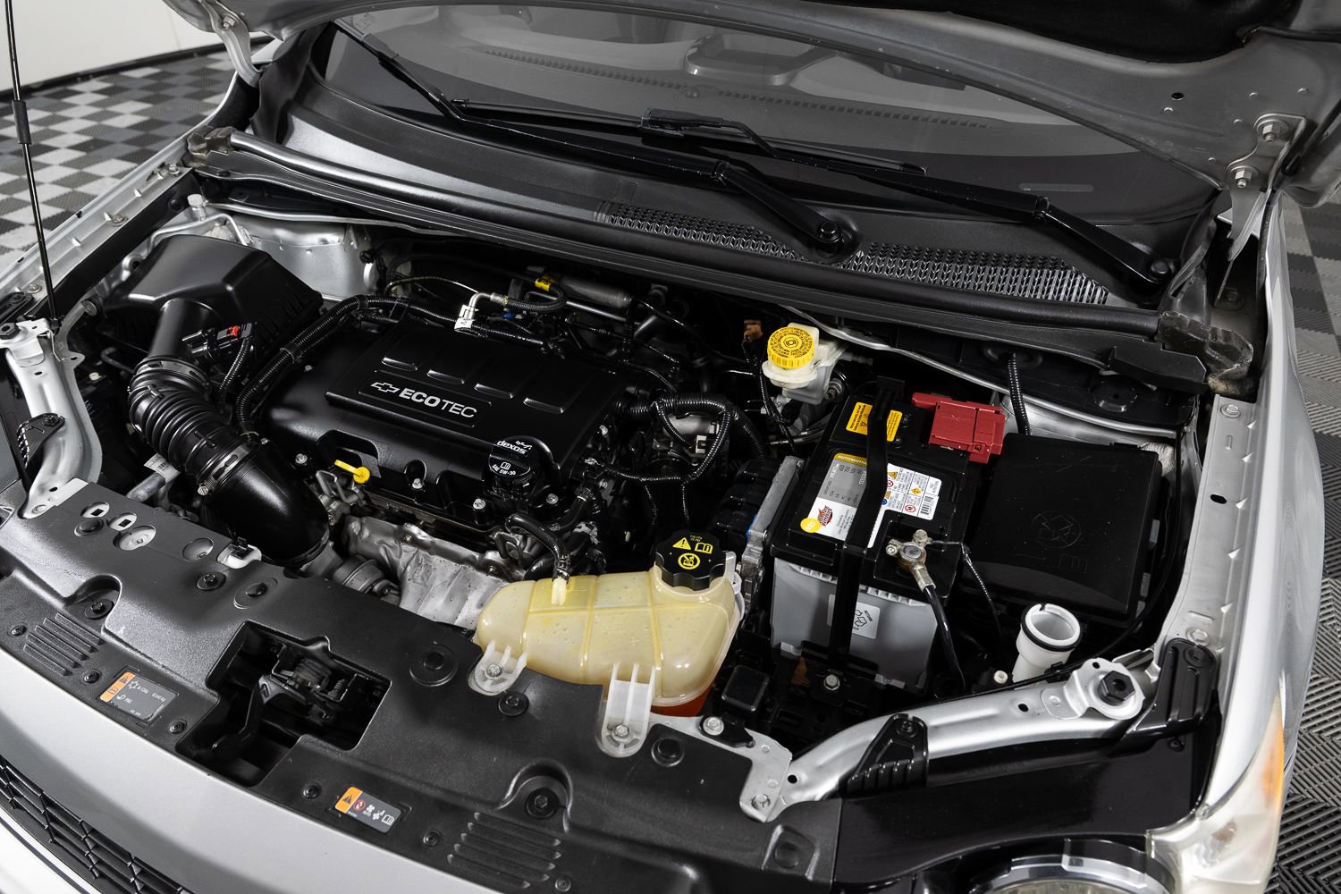 Used 2015 Chevrolet Sonic LTZ image 41