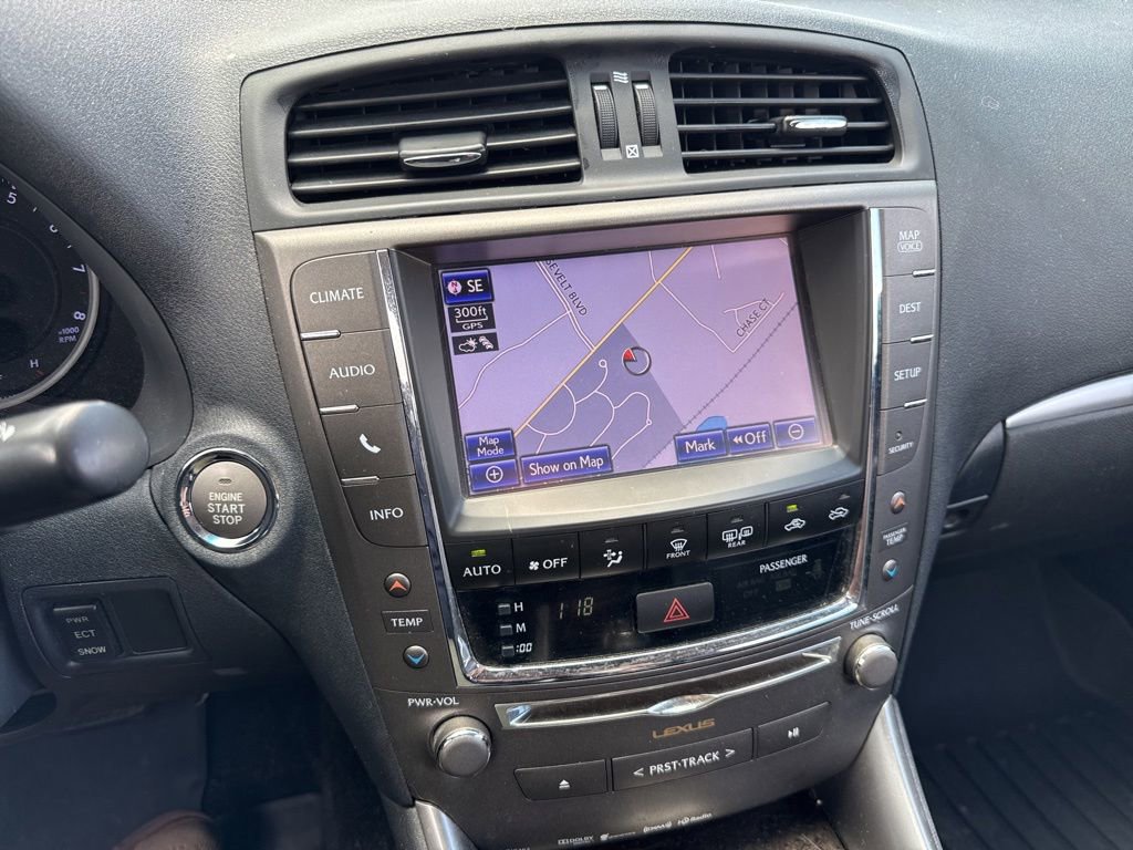 Used 2013 Lexus IS 250C w/ Luxury Pkg RWD image 10