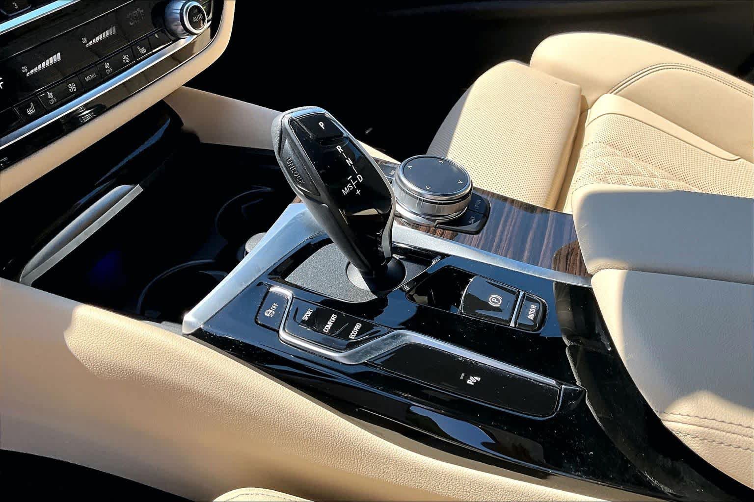 Used 2023 BMW 530i w/ Premium Package RWD image 17