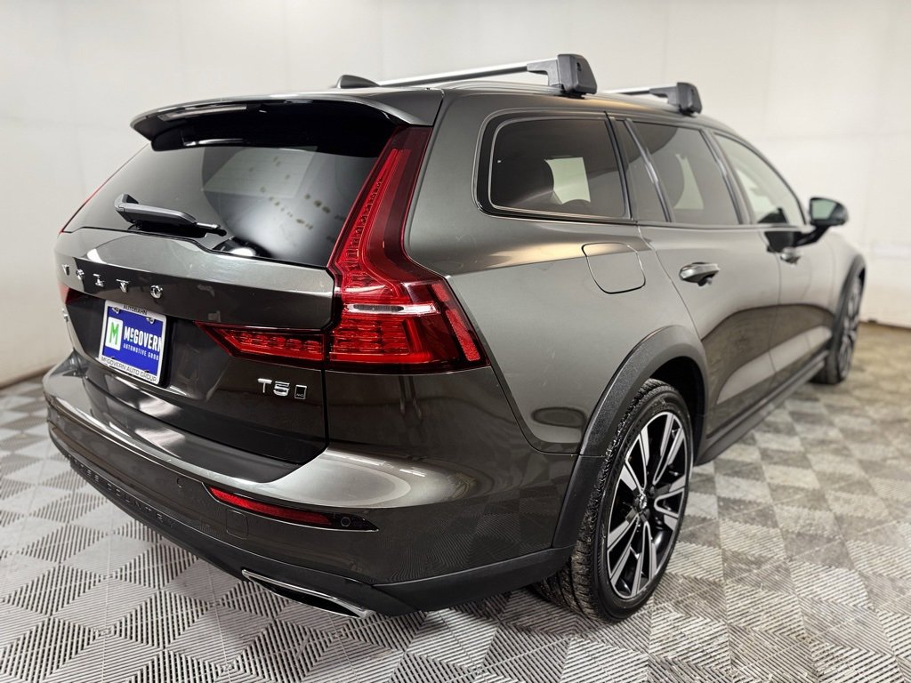Used 2021 Volvo V60 T5 Cross Country w/ Protection Package image 7