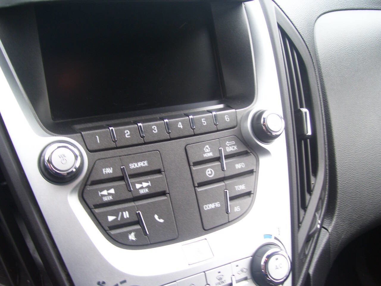 Used 2017 Chevrolet Equinox LT w/ Convenience Package image 8