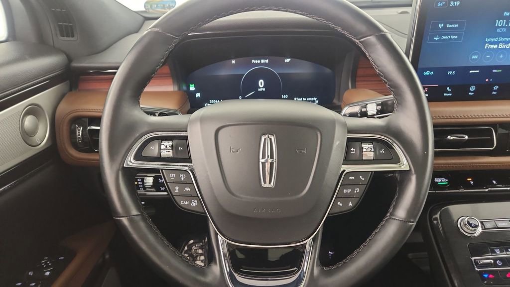 Used 2023 Lincoln Nautilus Reserve w/ Equipment Group 202A image 12