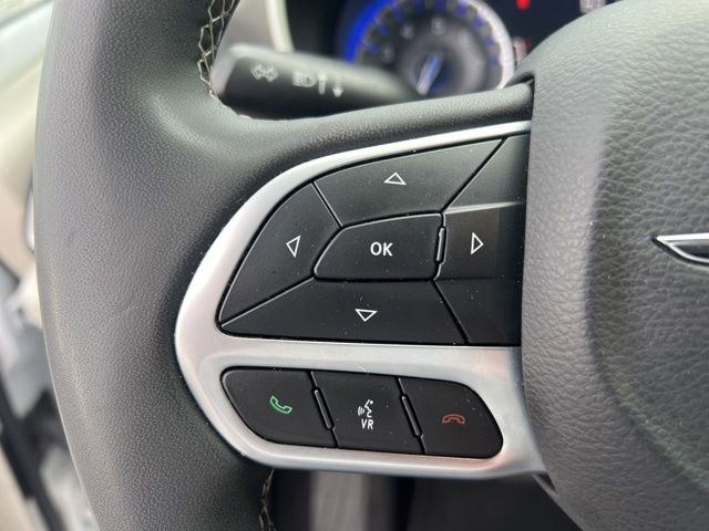 Used 2022 Chrysler Pacifica Touring-L FWD image 29