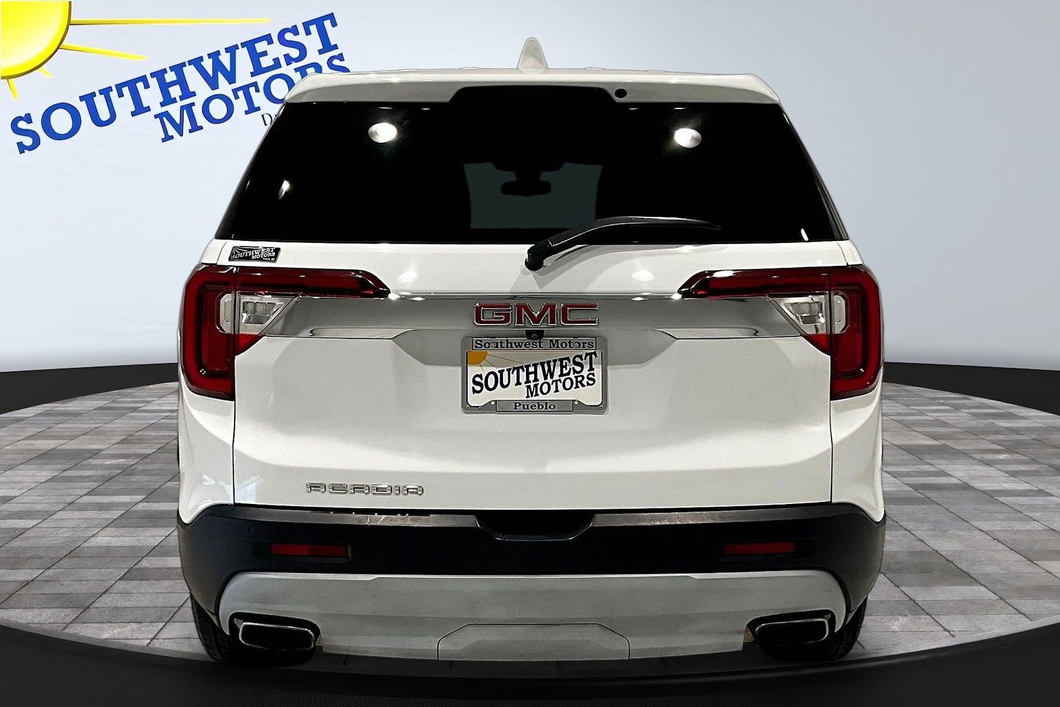 Used 2022 GMC Acadia SLE FWD image 6