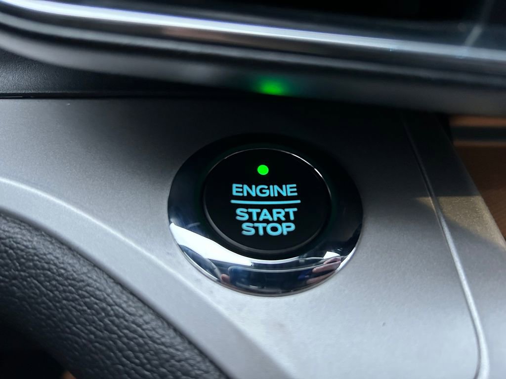 Used 2020 Ford Explorer XLT w/ Equipment Group 202A image 15