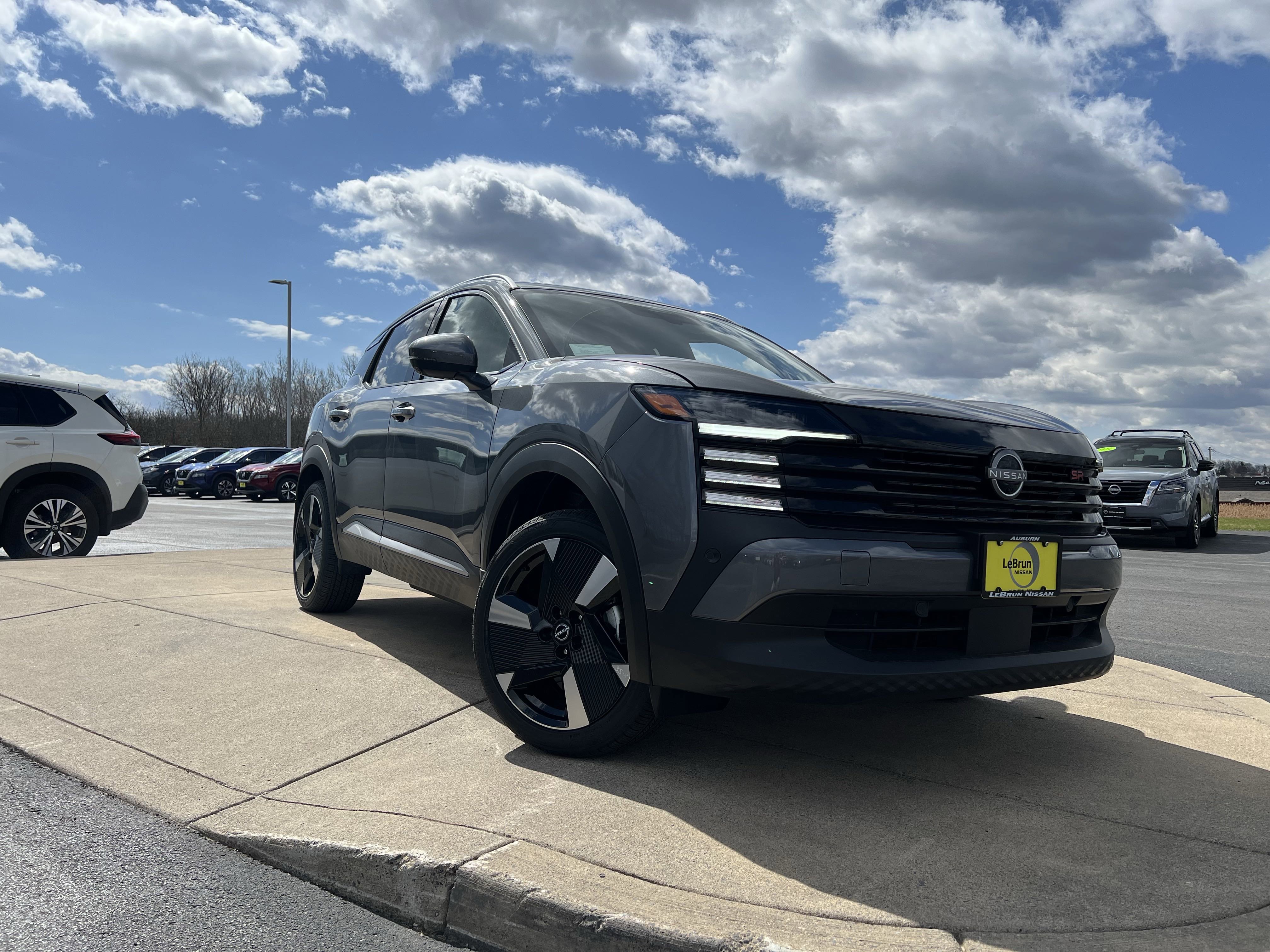 New 2025 Nissan Kicks SR image 18