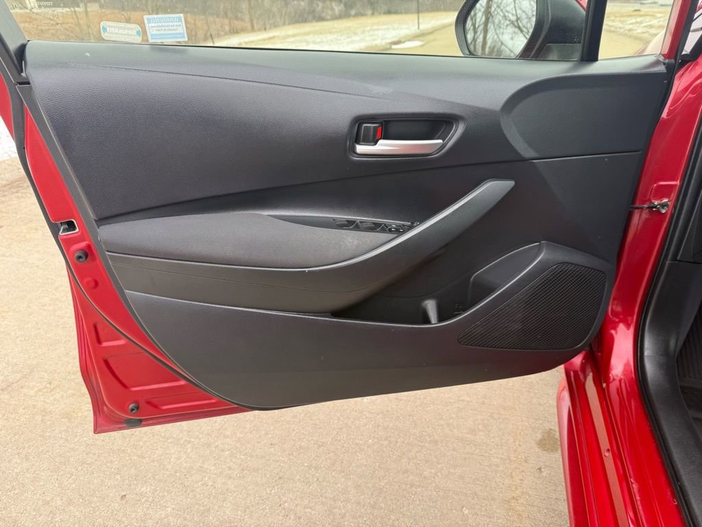 Used 2021 Toyota Corolla LE w/ Carpet Mat Package (TMS) image 23