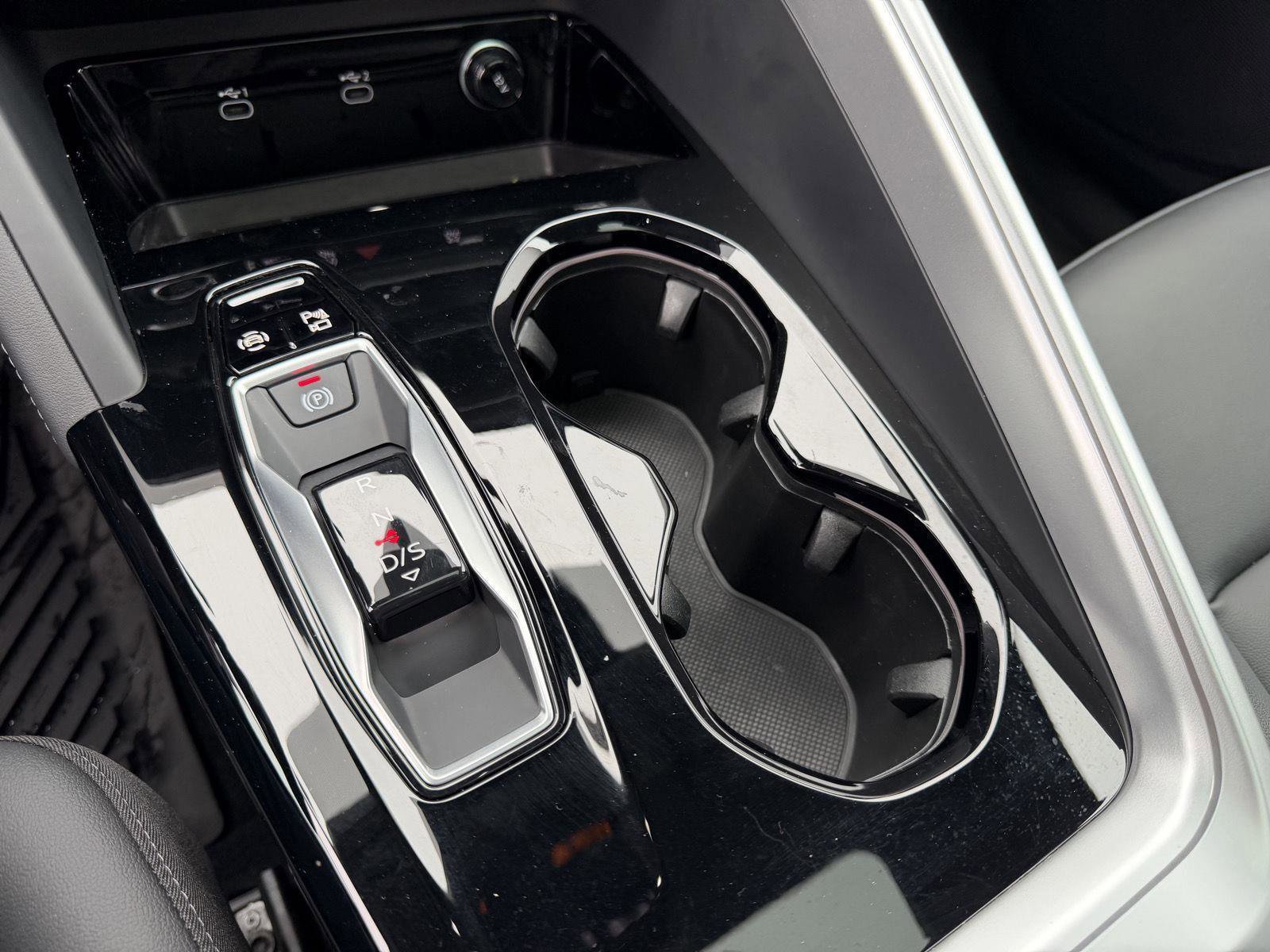 Used 2025 Audi Q5 Premium w/ Convenience Package image 18