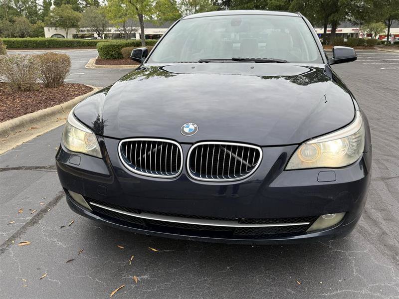 Used 2010 BMW 528i Sedan RWD image 3