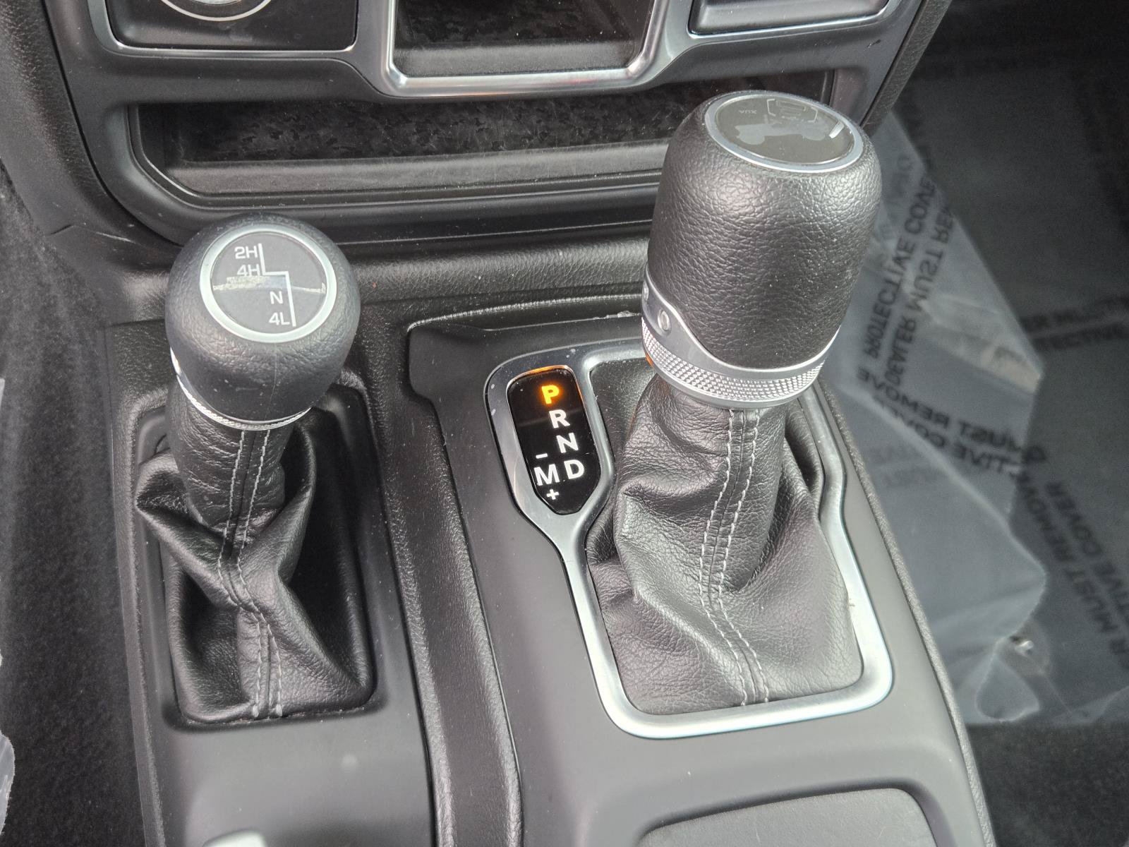 Used 2024 Jeep Wrangler Sport AWD/4WD image 15