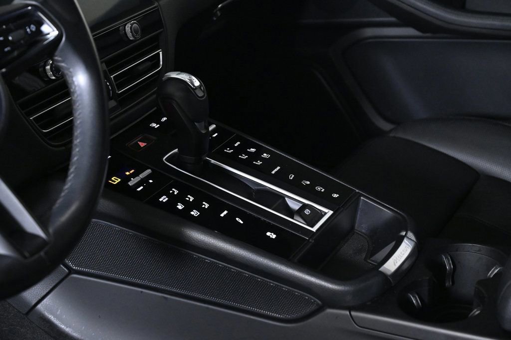 Certified 2023 Porsche Macan S image 22