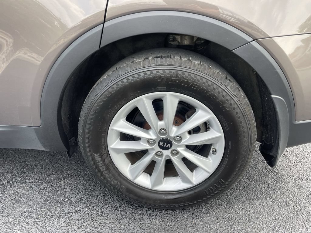 Used 2019 Kia Sorento AWD image 8