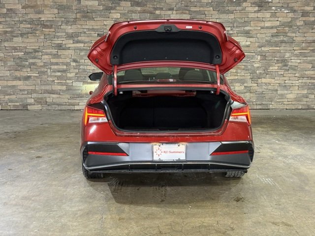 New 2025 Hyundai Elantra SEL image 8