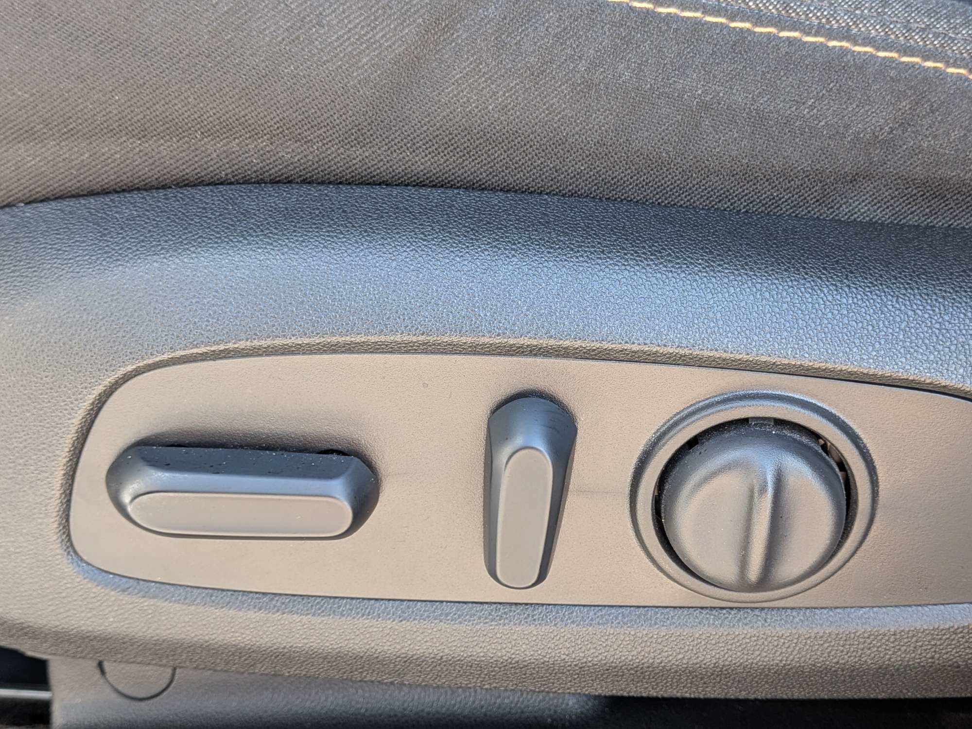 Used 2019 Chevrolet Equinox LT FWD image 25