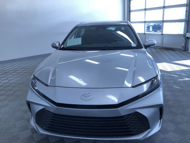 Used 2025 Toyota Camry LE image 15