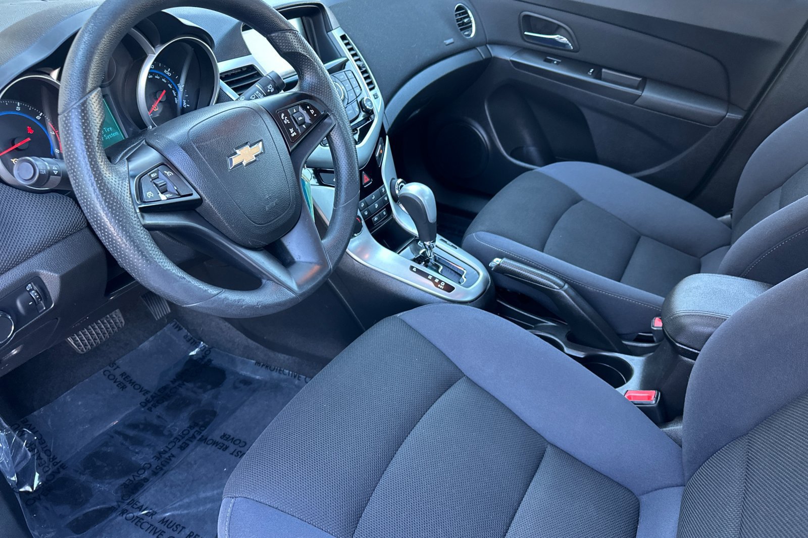 Used 2015 Chevrolet Cruze LT FWD image 9