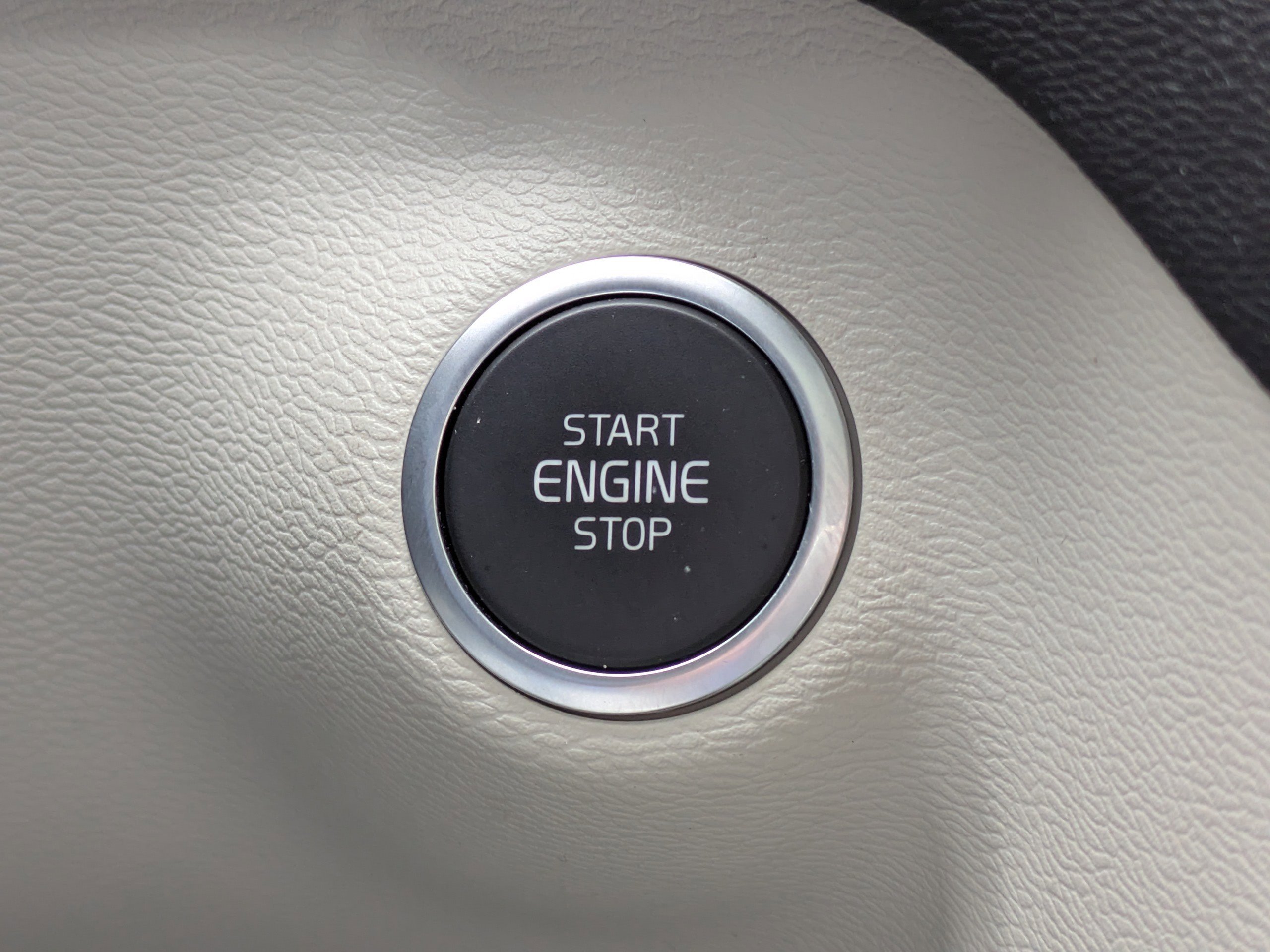 Used 2021 Volvo XC40 T5 Momentum w/ Premium Package image 30