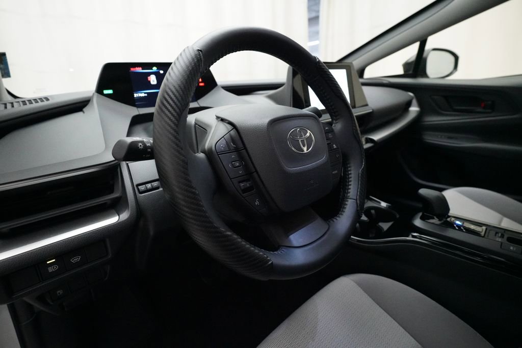 Used 2023 Toyota Prius LE image 8