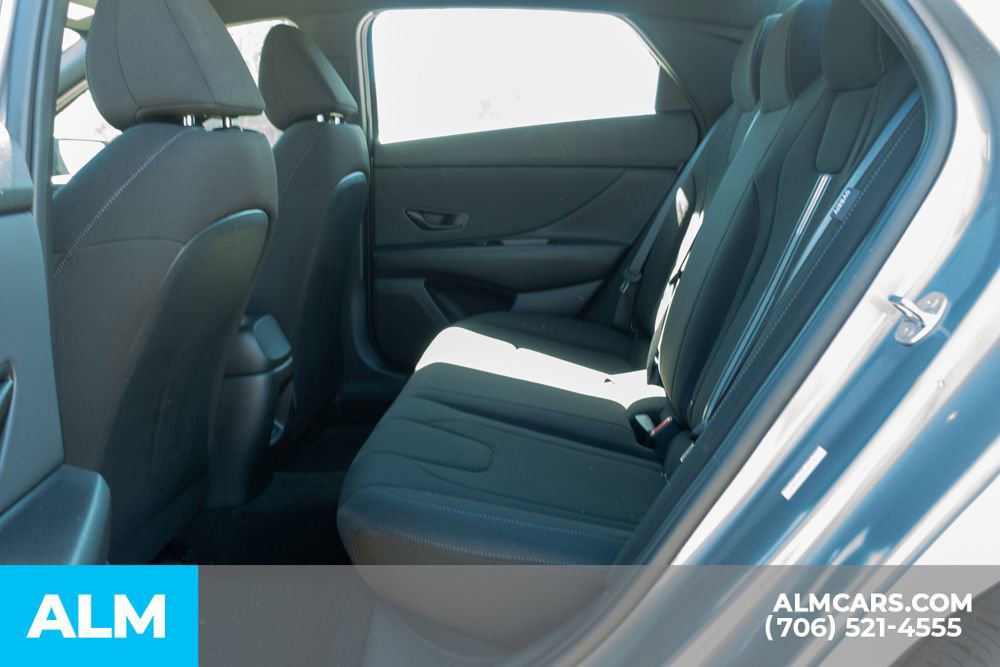 Certified 2025 Hyundai Elantra Sport image 18