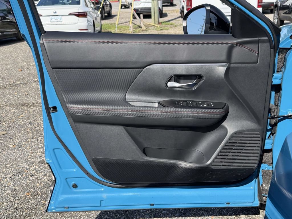 Used 2025 Nissan Kicks SR w/ Illumination Package AWD/4WD image 12
