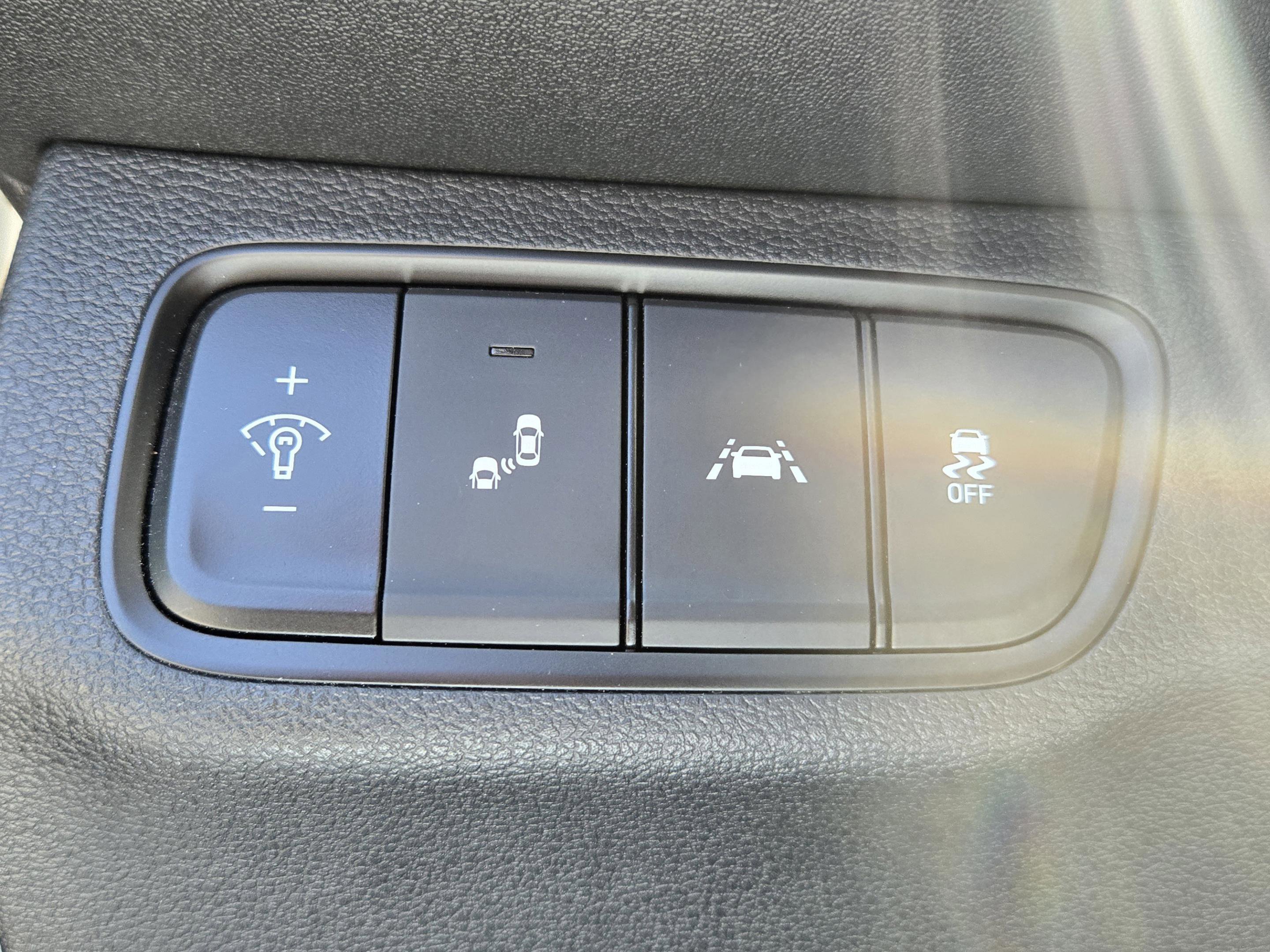 Used 2019 Hyundai Santa Fe SE FWD image 13