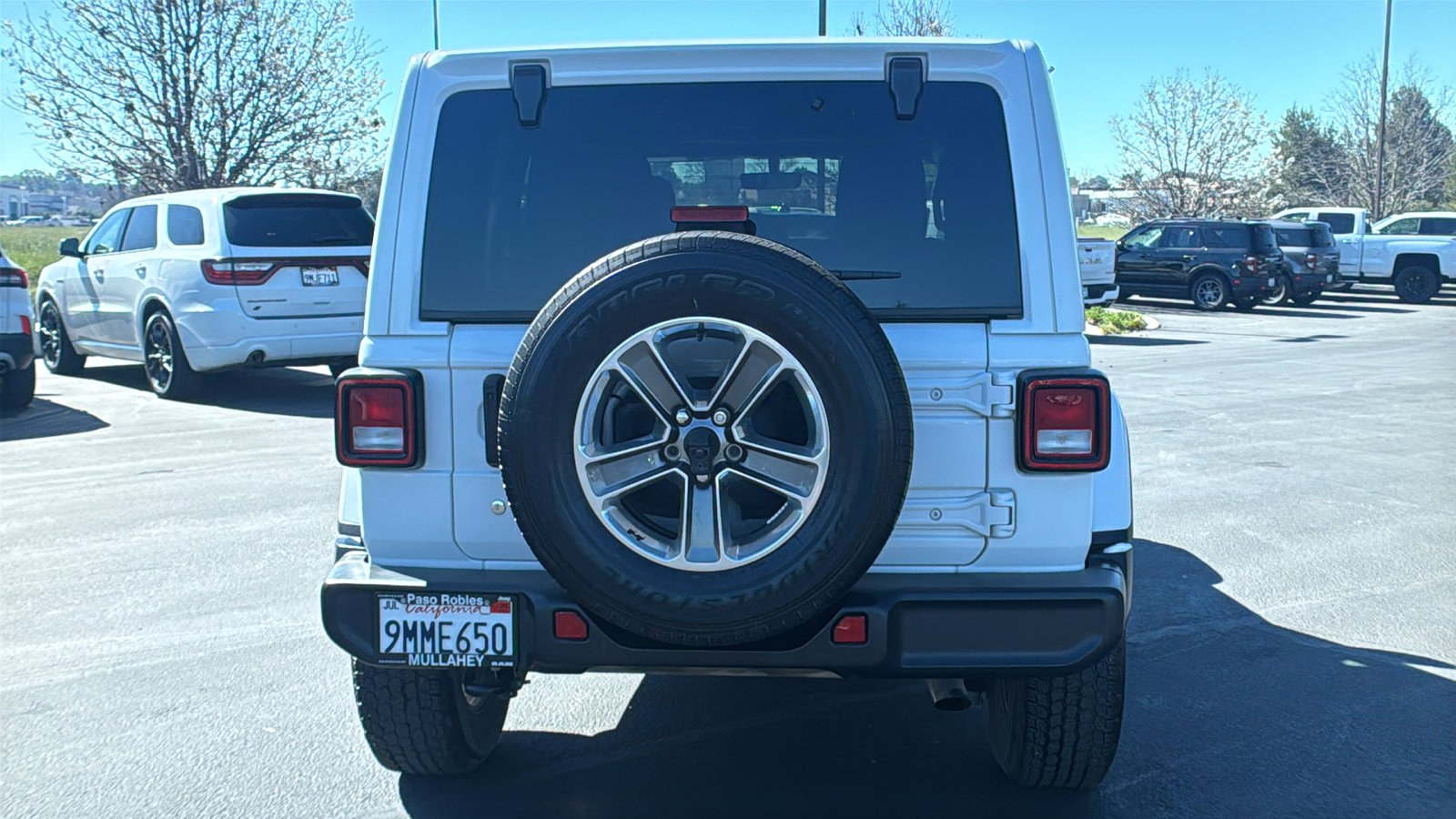 Used 2020 Jeep Wrangler Unlimited Sahara AWD/4WD image 4