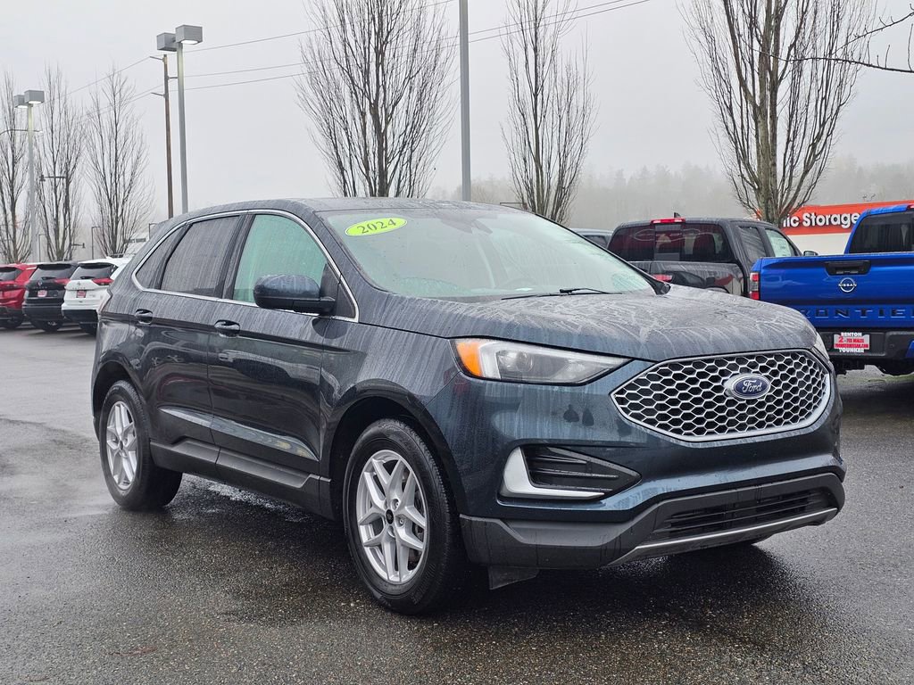 Used 2024 Ford Edge SEL image 3
