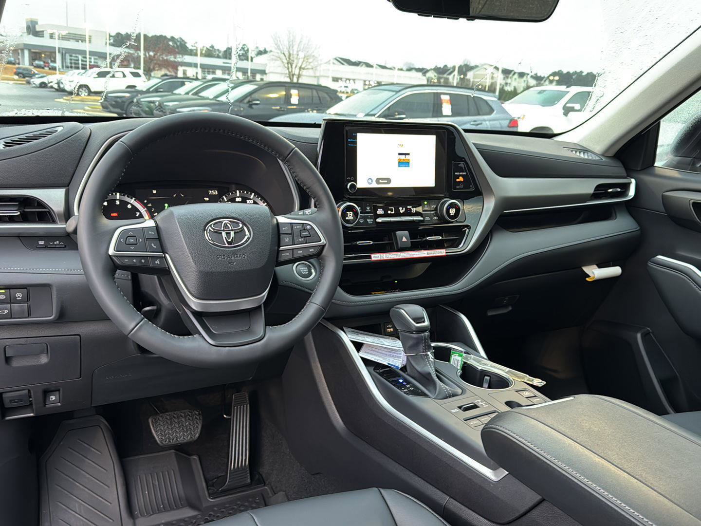 New 2026 Toyota Highlander XLE image 16