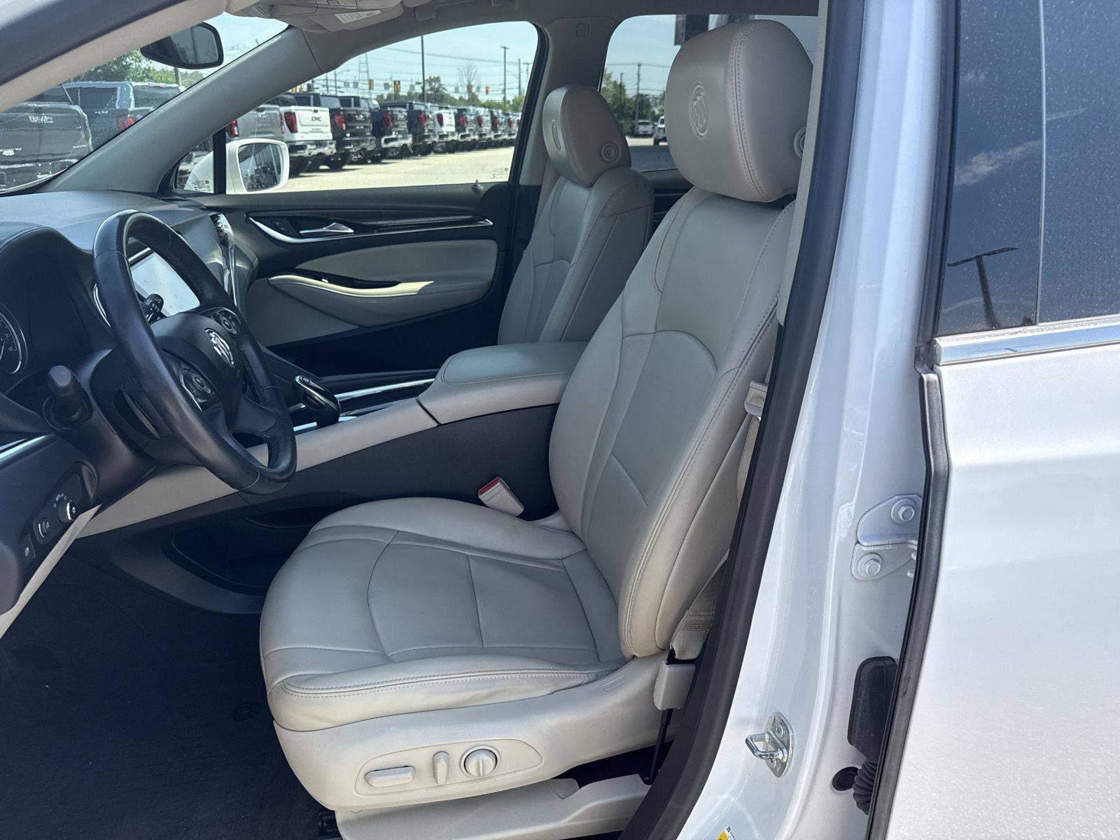 Used 2020 Buick Enclave Essence w/ Sound and Sites Package image 10