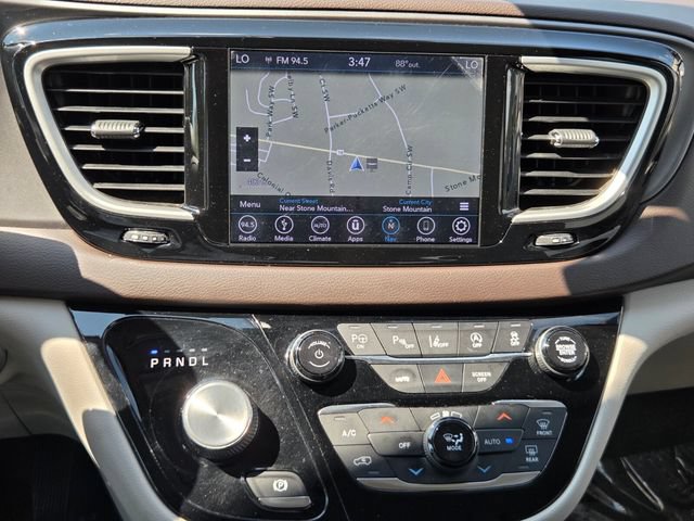 Used 2019 Chrysler Pacifica Touring Plus w/ Advanced Safetytec Group FWD image 23