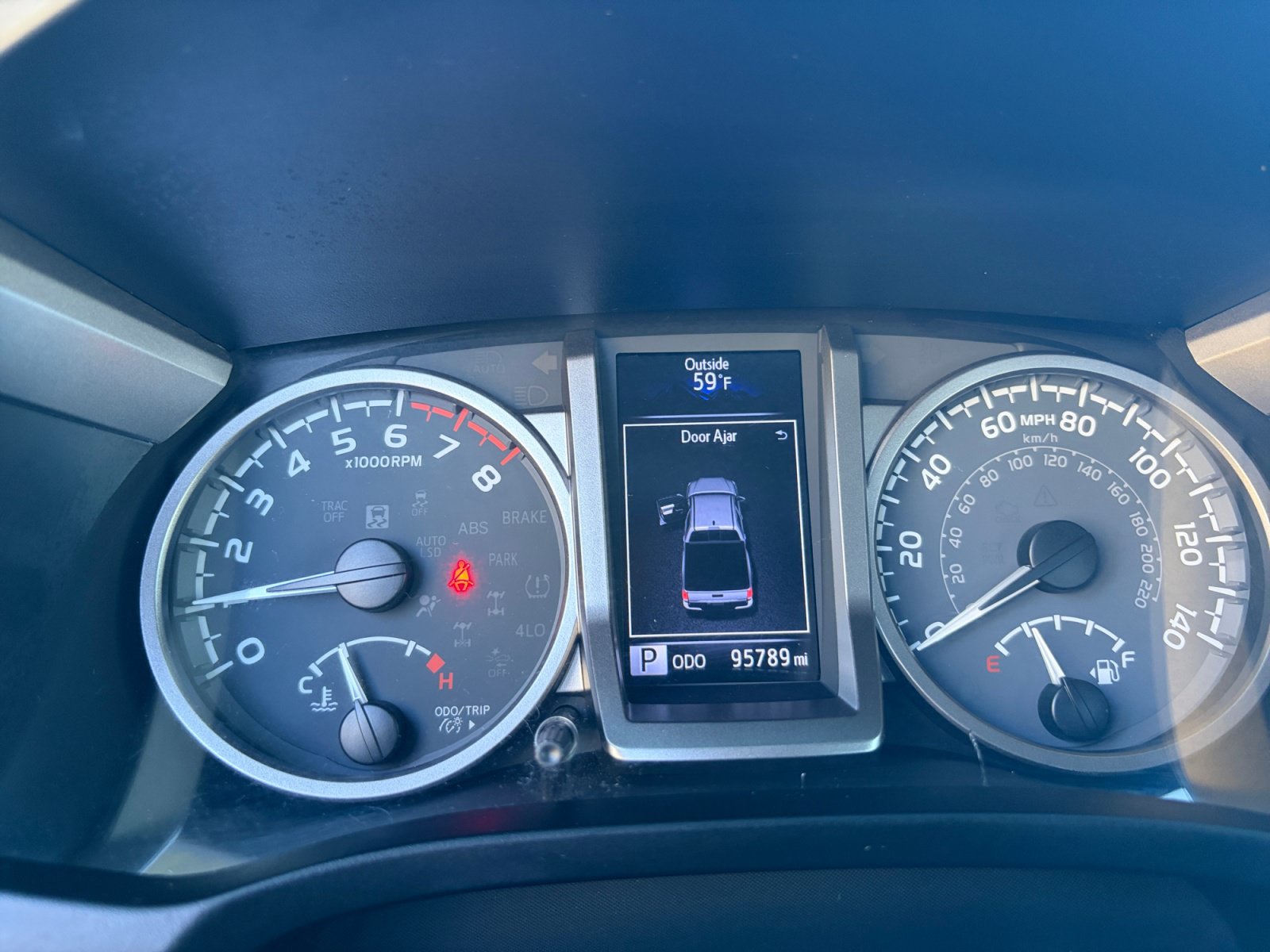 Used 2020 Toyota Tacoma SR5 AWD/4WD image 10