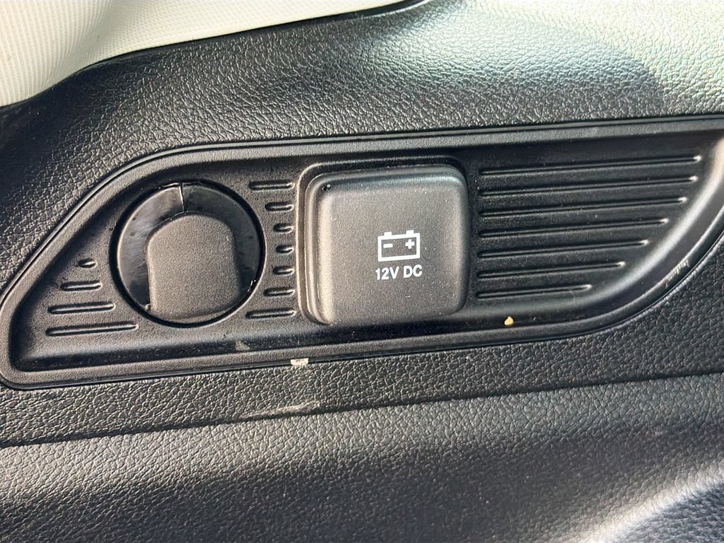 Used 2023 Jeep Grand Cherokee Laredo AWD/4WD image 14