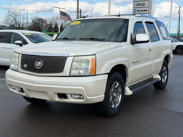 Used 2004 Cadillac Escalade AWD image 2