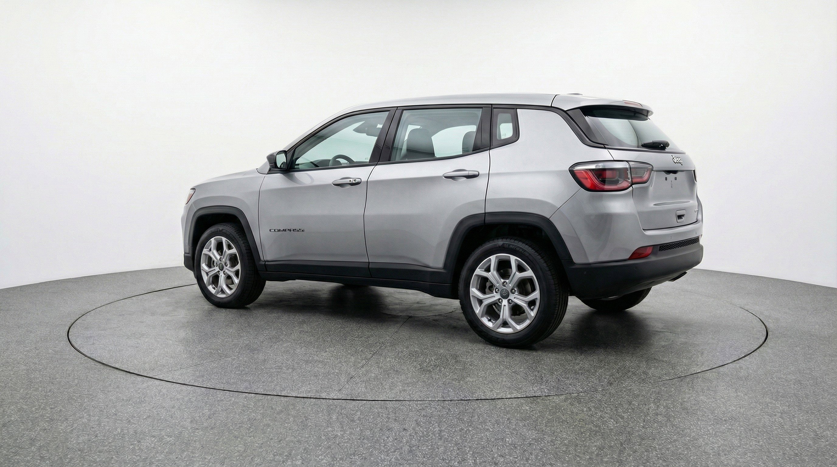 Used 2025 Jeep Compass Latitude image 6