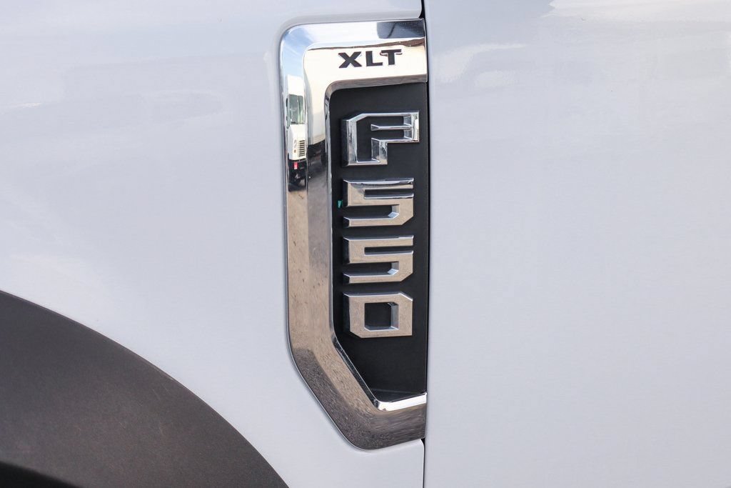 Used 2017 Ford F550 2WD Regular Cab Super Duty image 54