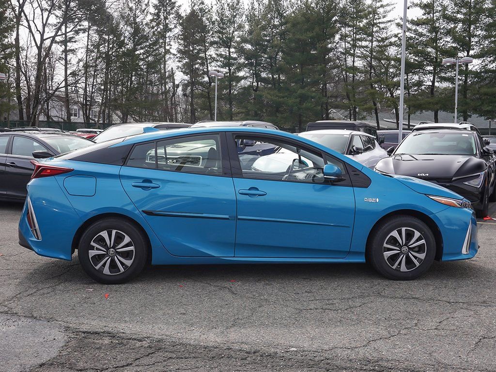 Used 2017 Toyota Prius Prime Plus image 15