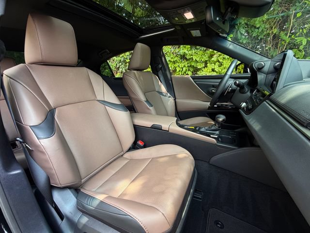 Certified 2025 Lexus ES 300h w/ Premium Package FWD image 19