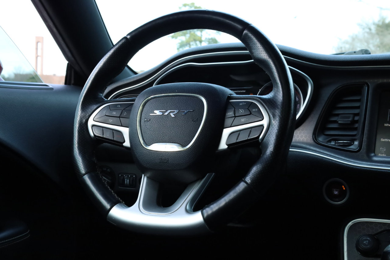 Used 2016 Dodge Challenger SRT w/ Technology Group image 9