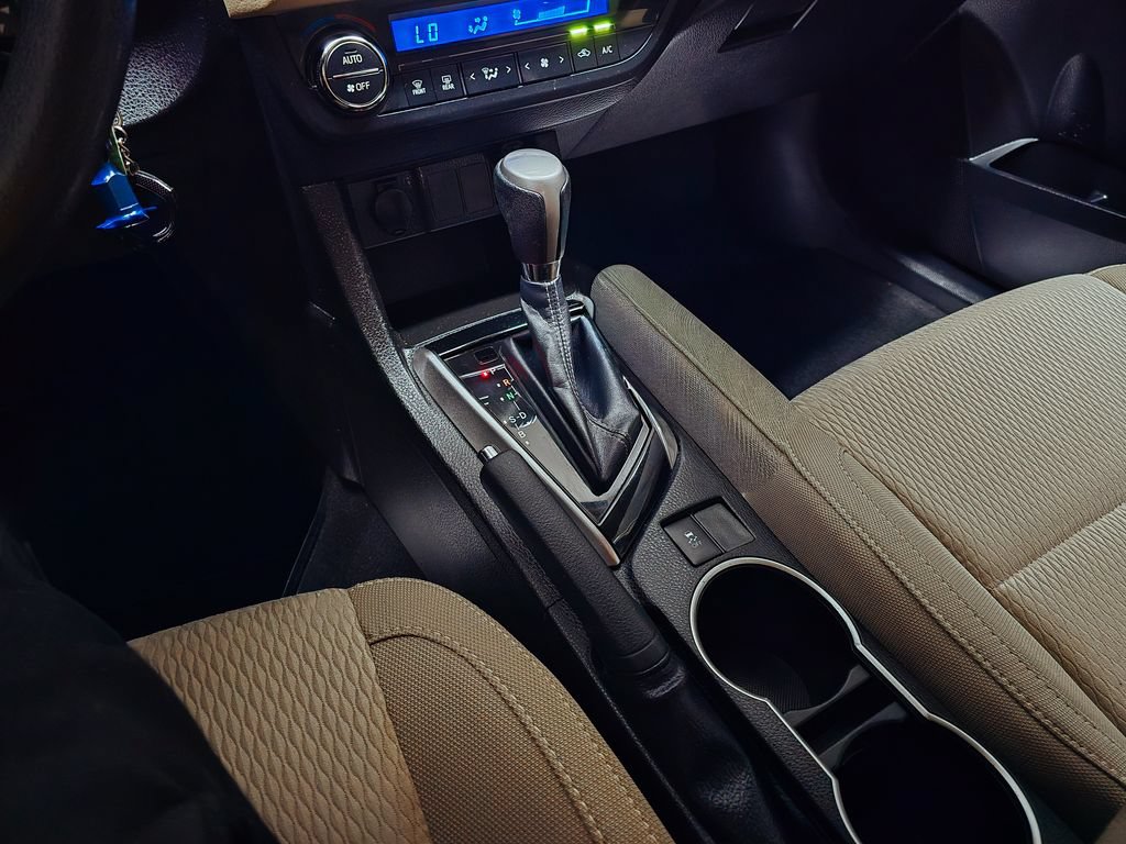 Used 2014 Toyota Corolla LE FWD image 30