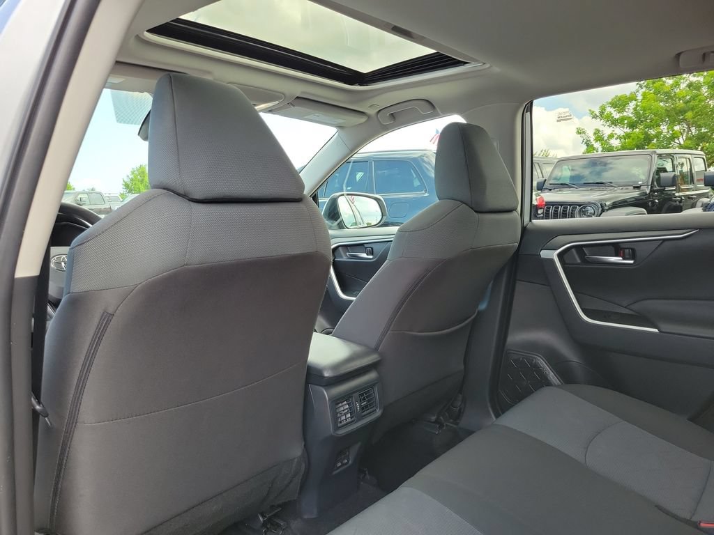 Used 2025 Toyota RAV4 XLE w/ Convenience Package FWD image 16