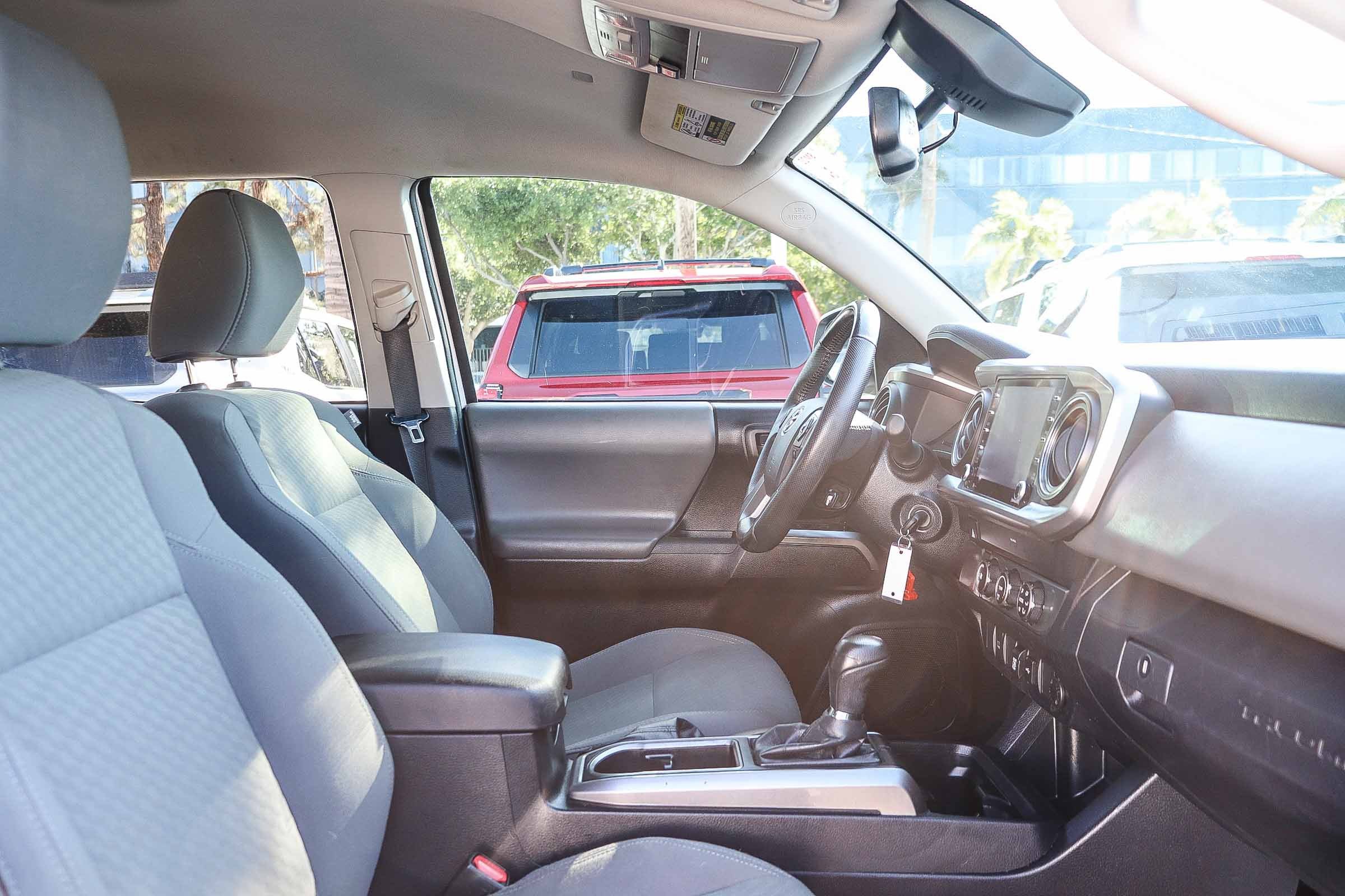 Certified 2020 Toyota Tacoma SR5 image 19