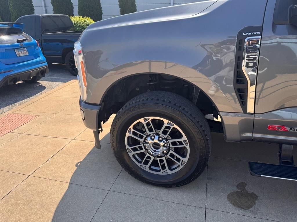 Used 2023 Ford F250 Limited w/ FX4 Off-Road Package image 25