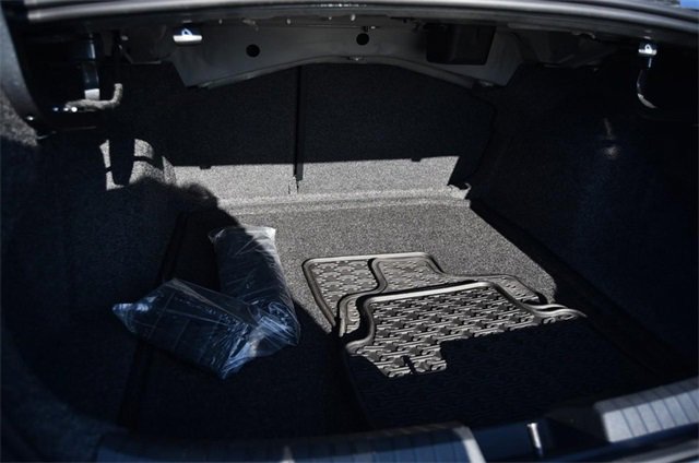 Certified 2025 Volkswagen Jetta SE w/ Sunroof Package image 24