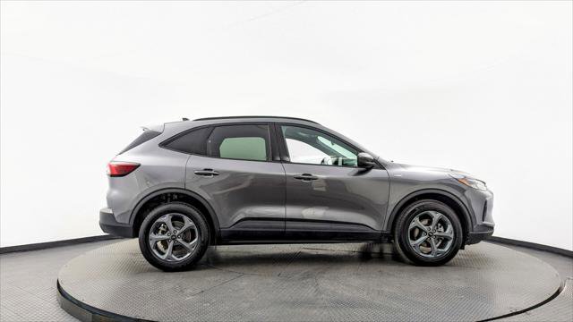 Used 2025 Ford Escape ST-Line Select AWD/4WD image 8