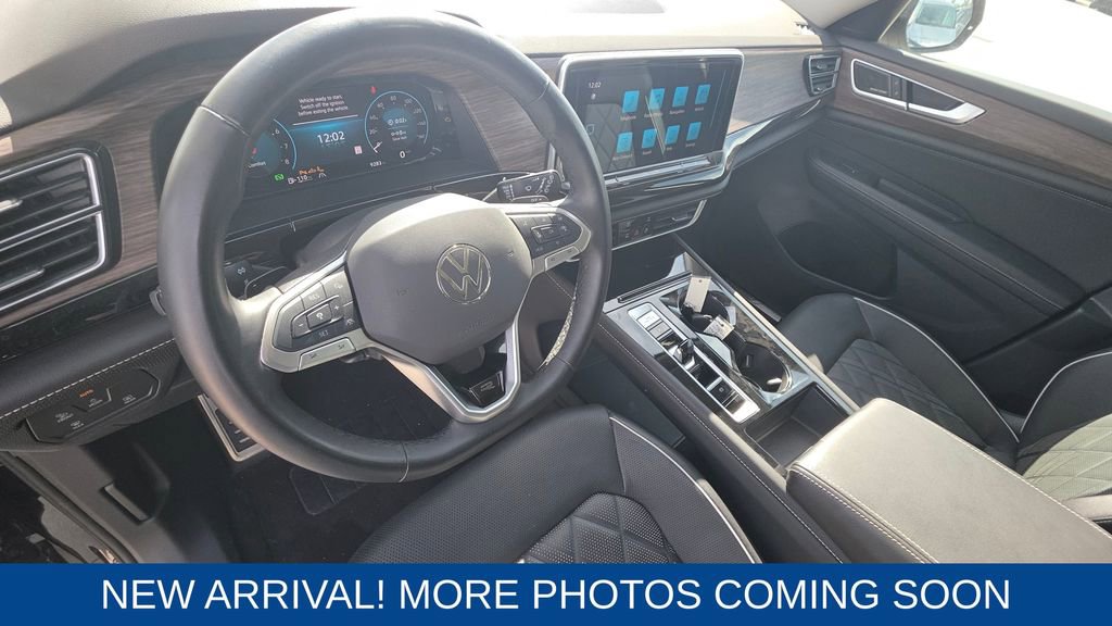 Used 2025 Volkswagen Atlas SEL Premium R-Line image 12