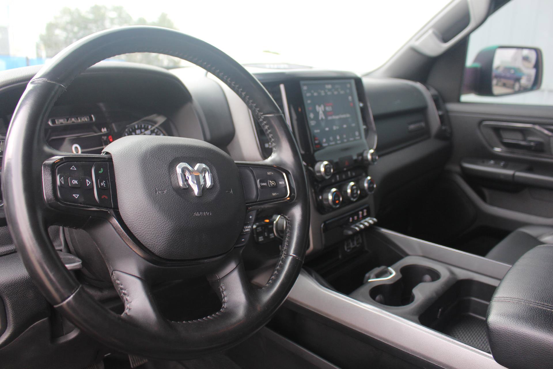 Used 2021 RAM 1500 4x4 Crew Cab image 8