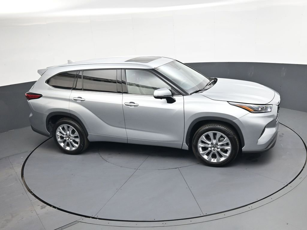 Used 2023 Toyota Highlander Limited image 26