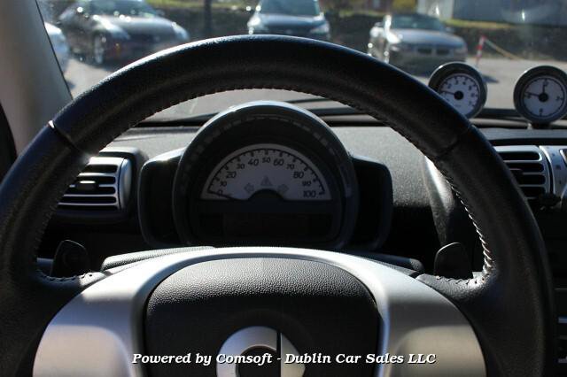 Used 2009 smart fortwo passion RWD image 11
