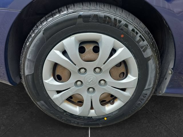 Used 2010 Hyundai Elantra GLS FWD image 9
